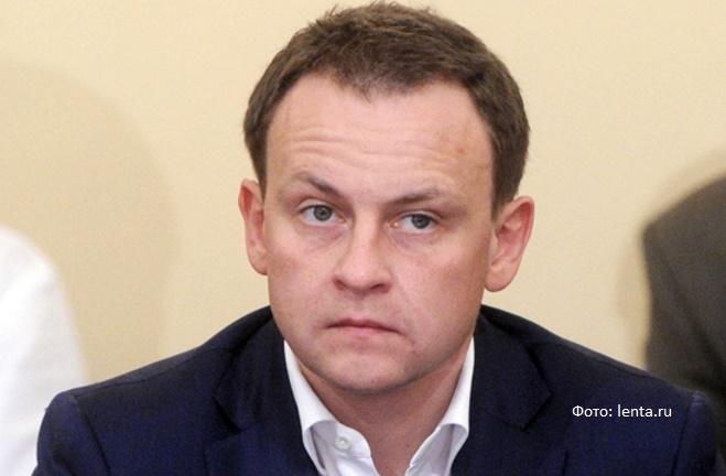 ITAR-TASS: MOSCOW, RUSSIA. MAY 24, 2012. State Duma member Alexander Sidyakin at a public hearing at the Hall of Columns for a proposed legislation which will impose higher fines for violating laws on street protests. (Photo ITAR-TASS / Sergei Fadeichev) Ðîññèÿ. Ìîñêâà. 24 ìàÿ. Çàìåñòèòåëü ïðåäñåäàòåëÿ êîìèòåòà Ãîñäóìû ïî æèëèùíîé ïîëèòèêå è æèëèùíî-êîììóíàëüíîìó õîçÿéñòâó Àëåêñàíäð Ñèäÿêèí âî âðåìÿ Îáùåñòâåííûõ ñëóøàíèé ïî çàêîíîïðîåêòó, óæåñòî÷àþùåìó íàêàçàíèå çà íàðóøåíèÿ íà ìèòèíãàõ, â Êîëîííîì çàëå äîìà Ñîþçîâ. Ôîòî ÈÒÀÐ-ÒÀÑÑ/ Ñåðãåé Ôàäåè÷åâ